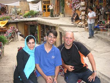 ...met de vriendelijke Iraniers...