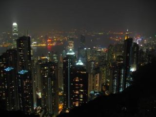 Uitzicht over Central met in de achtergrond Kowloon
