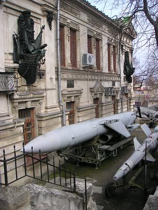 Het mooie museum met raketten...