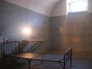 Gevangenis binnen het fort, vooral voor politieke tegenstanders