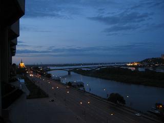 De brug over de Oka, met daarachter de Wolga, gezien vanuit ons hotel